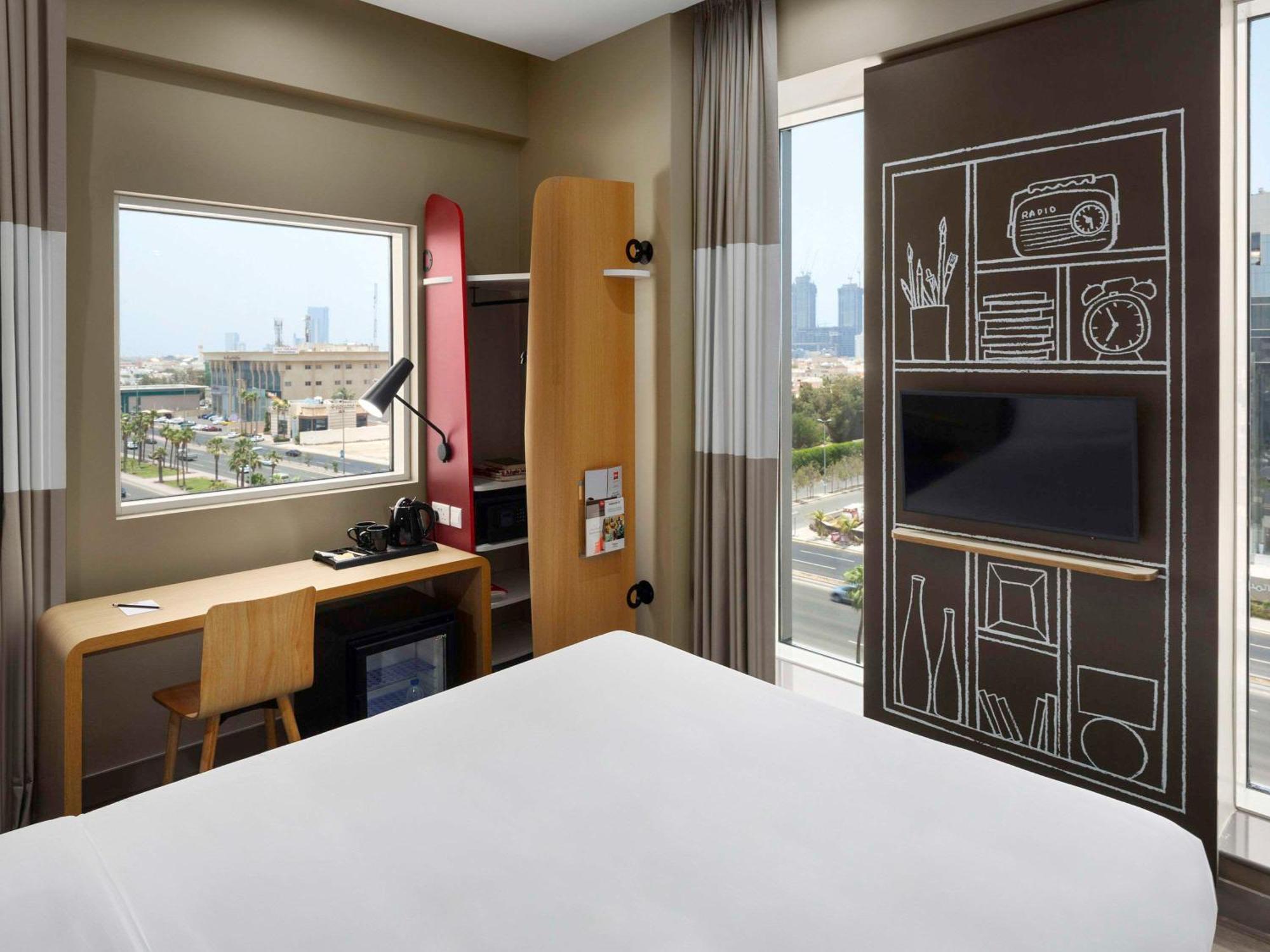 Hotel Ibis Jeddah Malik Road Exterior foto
