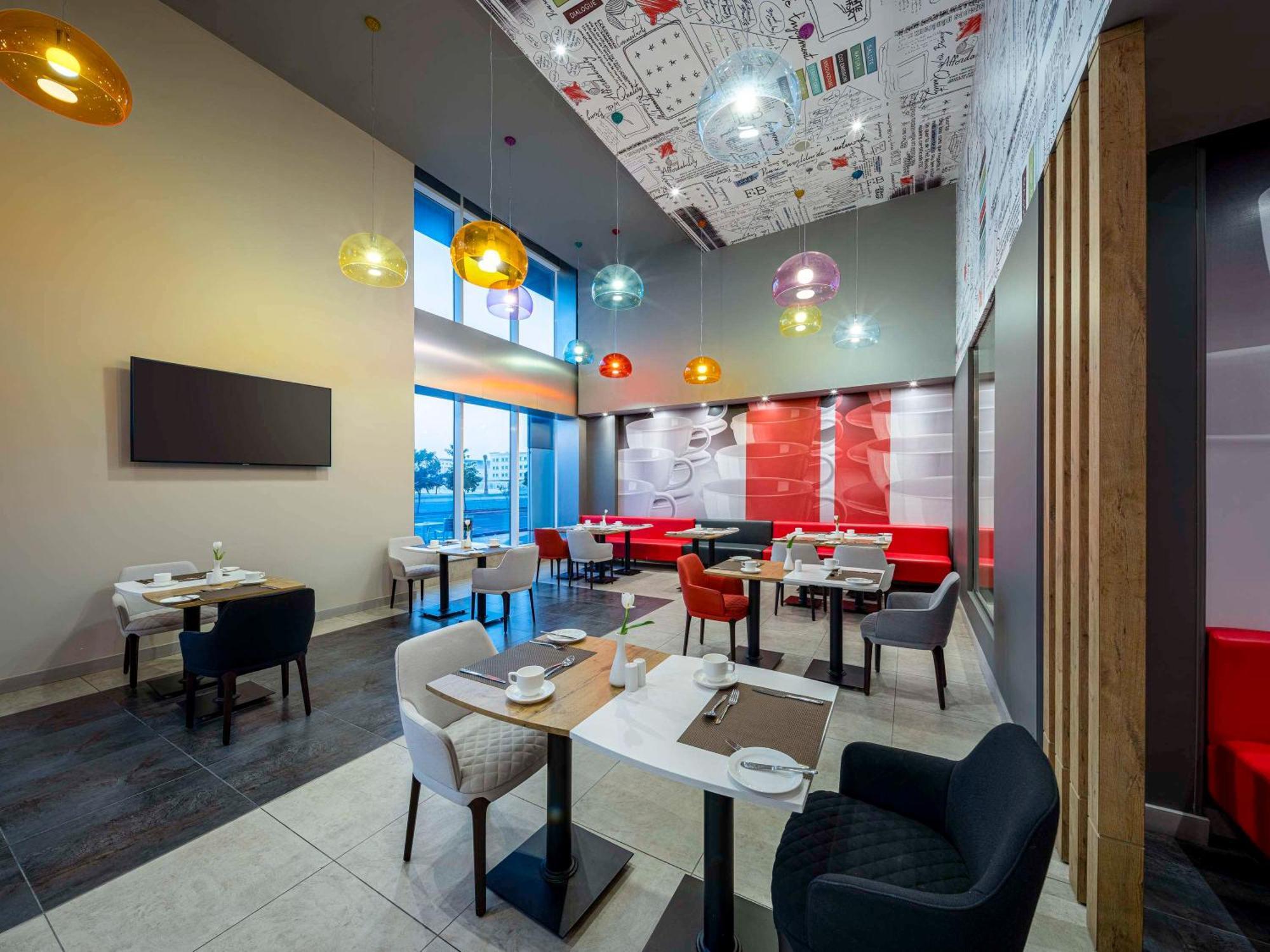Hotel Ibis Jeddah Malik Road Exterior foto