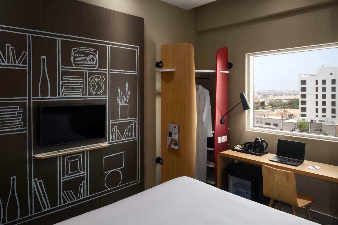 Hotel Ibis Jeddah Malik Road Exterior foto